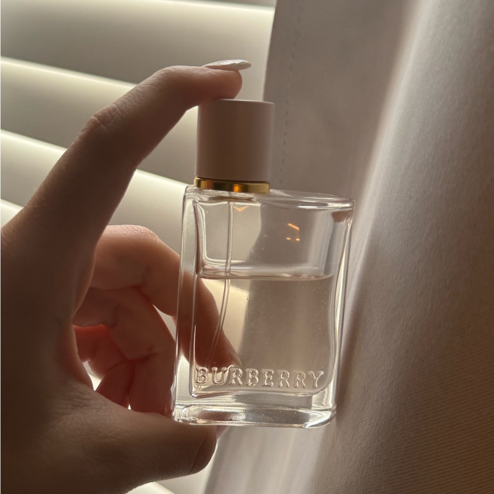 Burberry her perfume